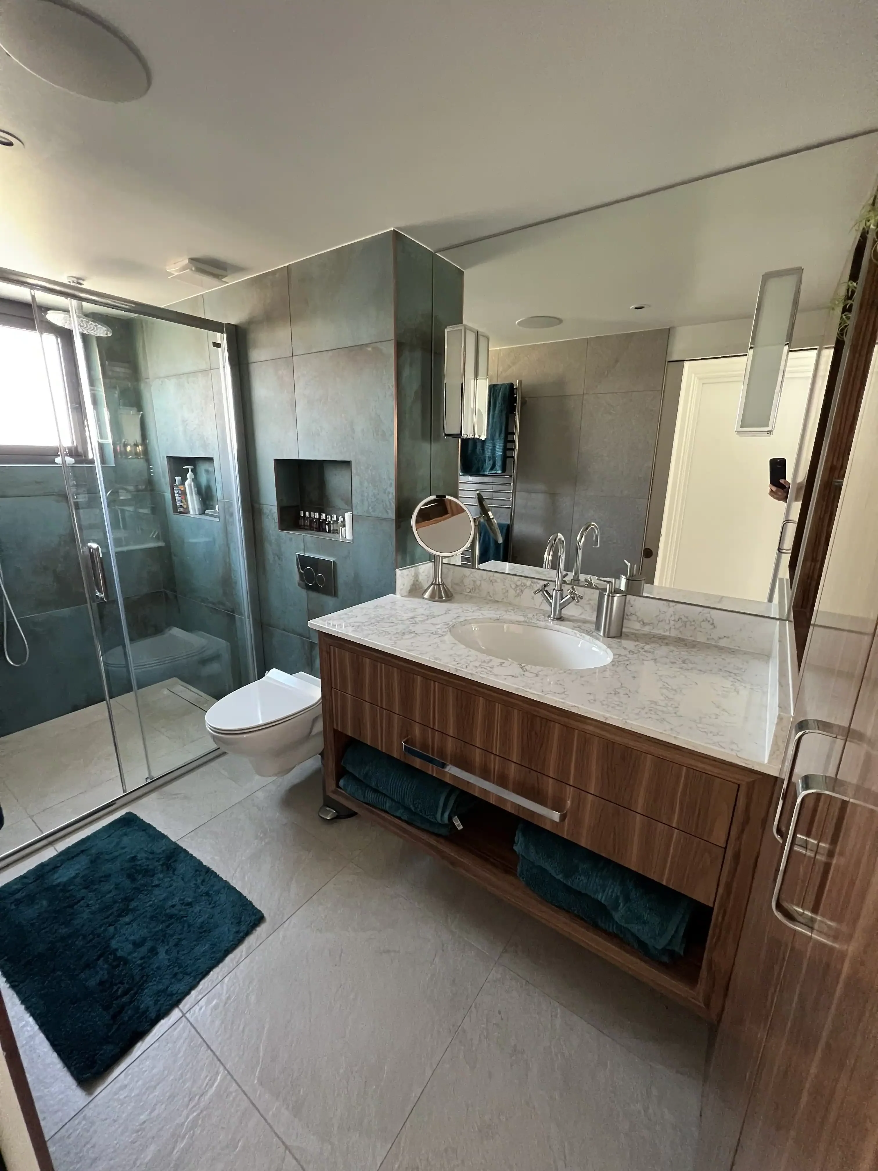 The primary objective of this project is to enhance the functionality and aesthetic appeal of a residential property in Ealing by constructing a loft conversion and extending the existing house. The project aims to create additional living space, improve natural lighting, and ensure seamless integration with the original architectural style while adhering to local building regulations.